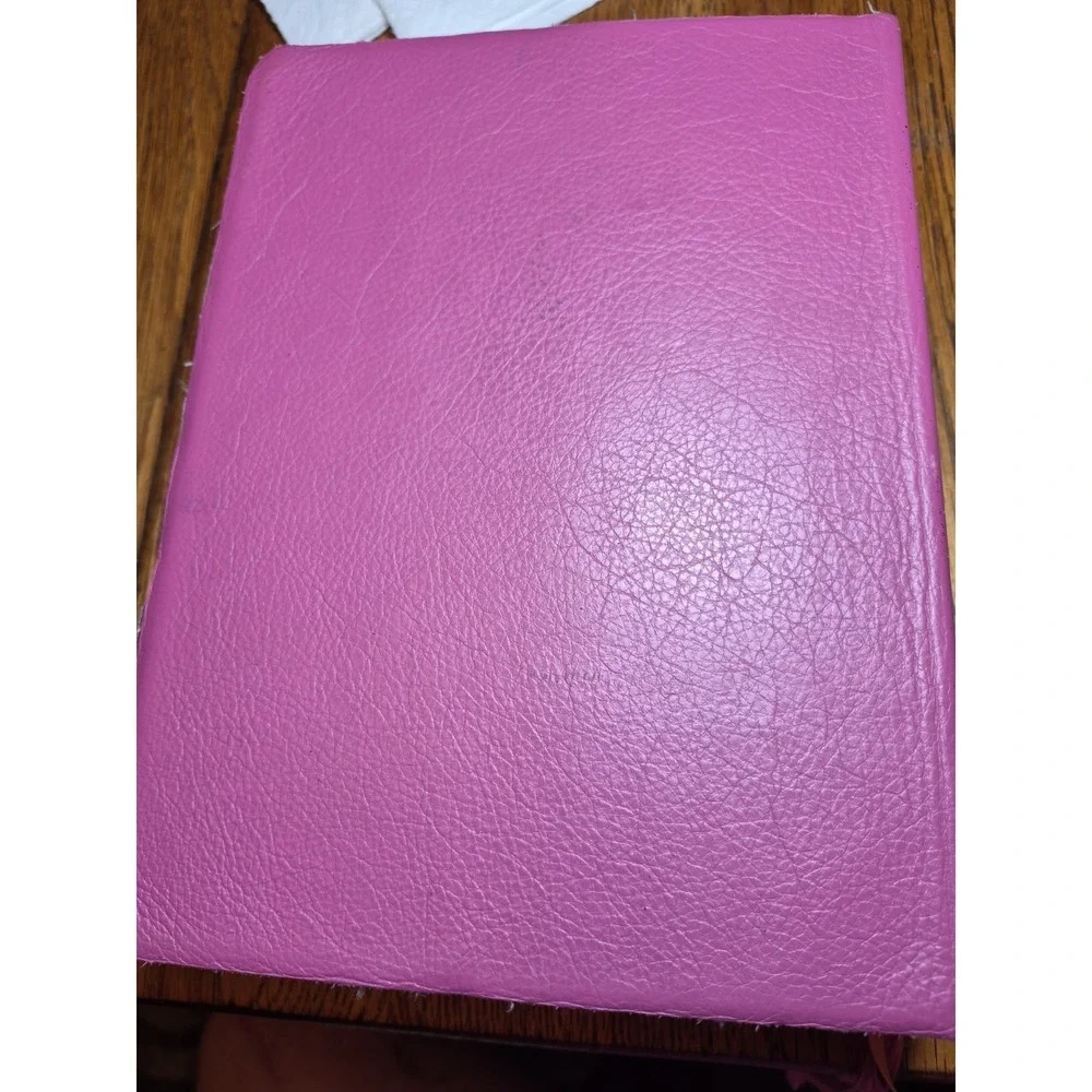 CSB She Reads Truth Bible, Indexed Pink Cover With Damages Read Desc.see Picture